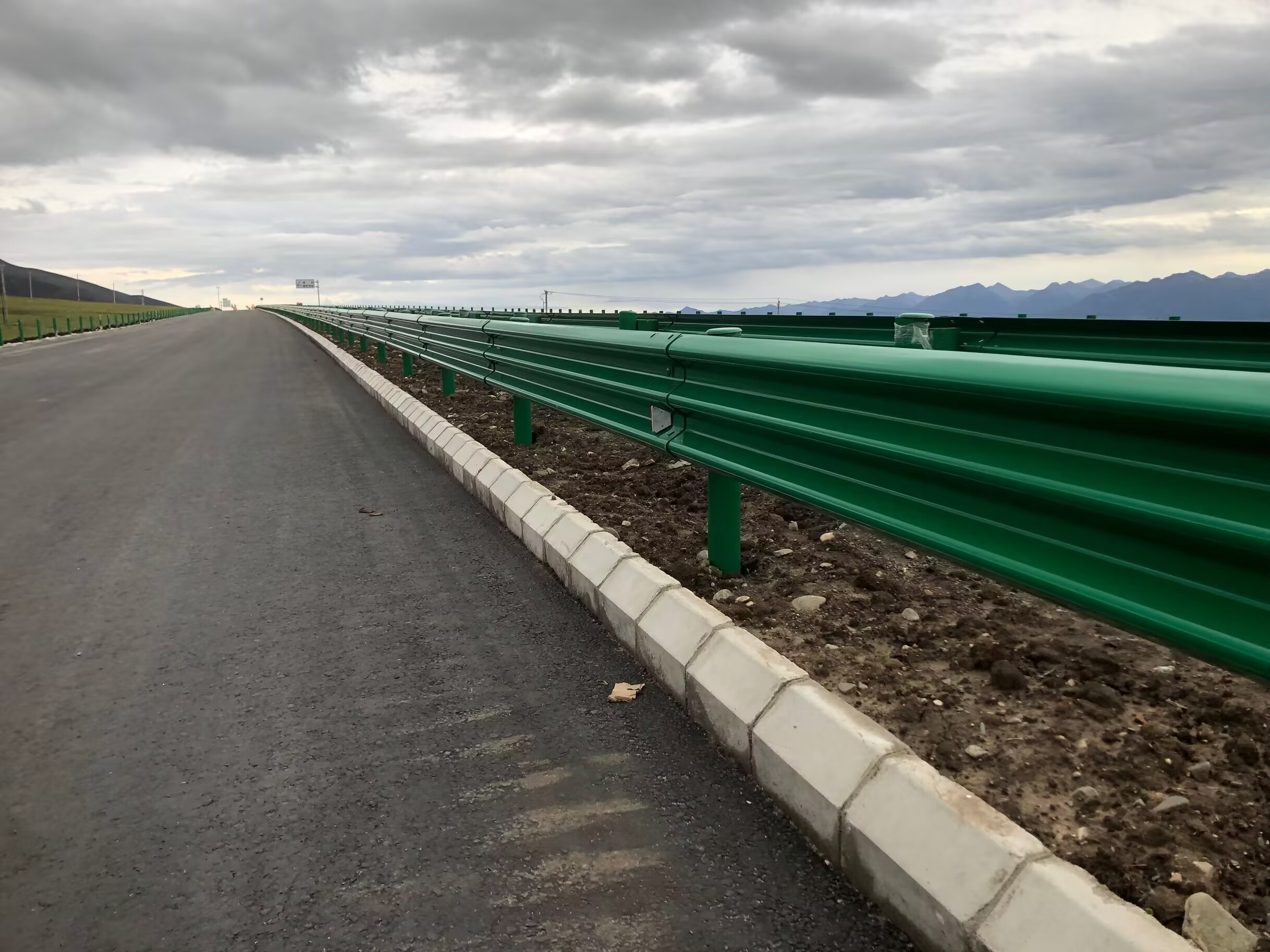 贡觉县乡村公路波形护栏三波波形护栏 - 推荐